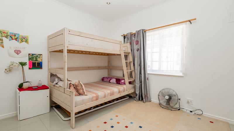 10 Bedroom Property for Sale in Constantia Western Cape